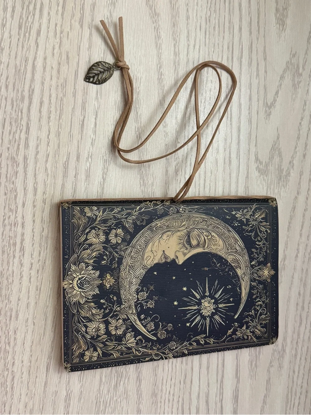 Moon Style Sketchbook Leather-textured Strap and Metal Leaf-shaped Pendant